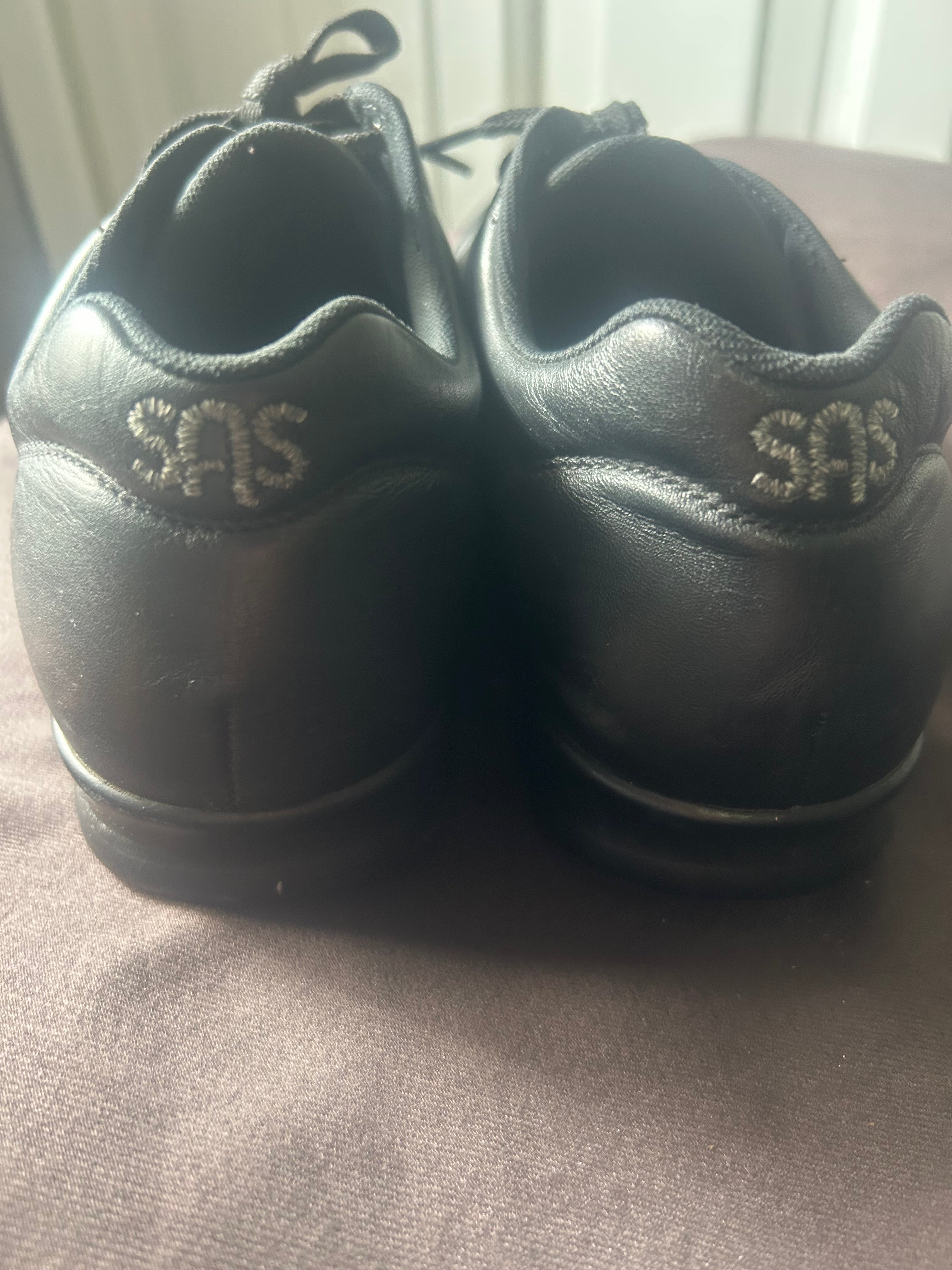 SAS Sneakers