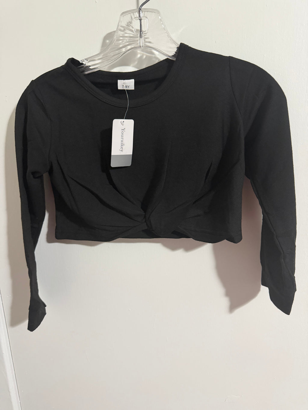 Black crop top (7-8y)